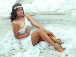 lucy-ebony