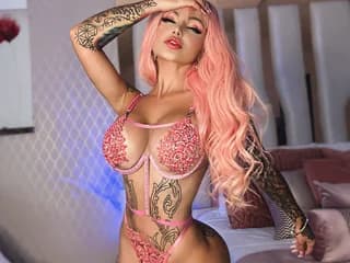 LucyHills39 WebCAM 
