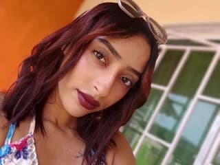 WebCAM of Nikki_Flame